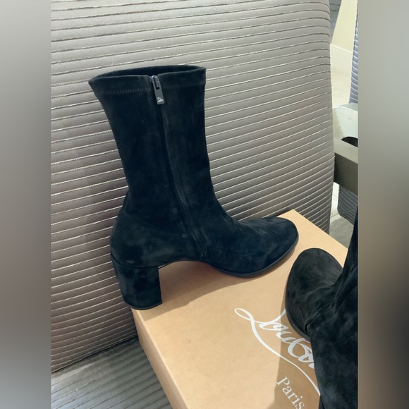 Christian Louboutin Size 39.5
Adoxa Stretch Suede Red-Sole Botties 70 - Picture 8 of 16